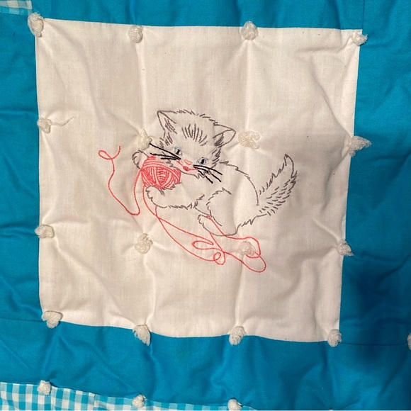 Vintage Handmade Embroidered Baby Tie Quilt 48” x 50” - Picture 9 of 12